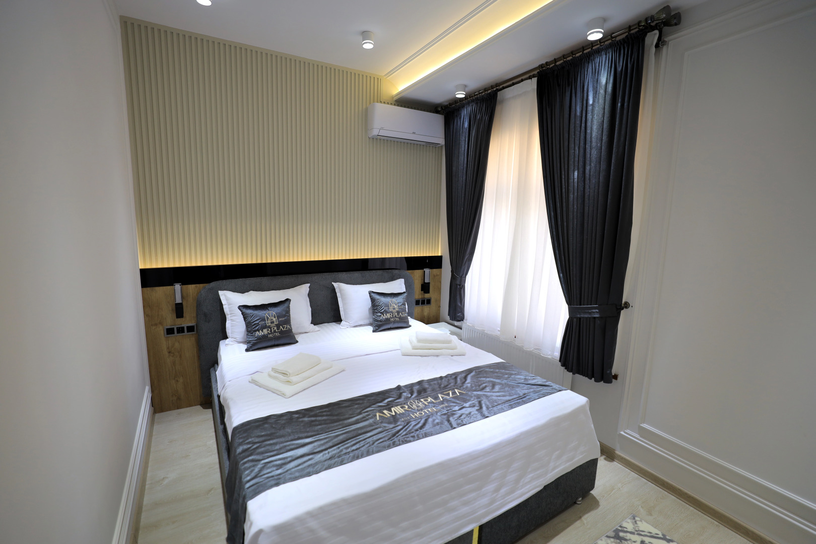 Отель AMIR PLAZA