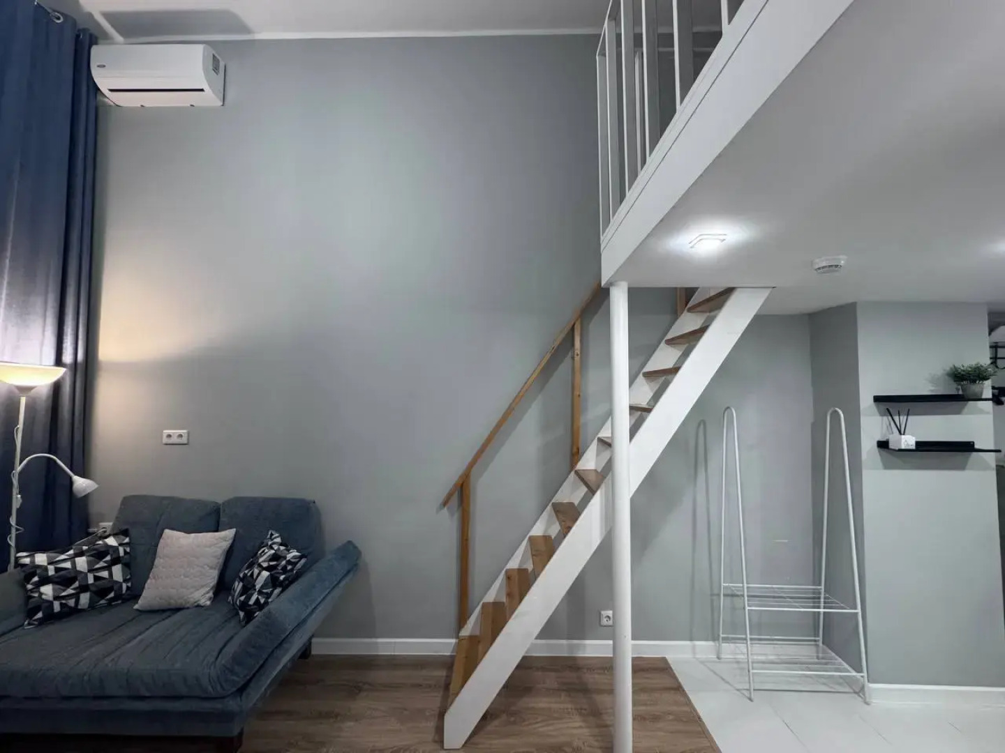 Апартаменты Двухуровневые апартаменты Cozy Lair  у метро Бауманская