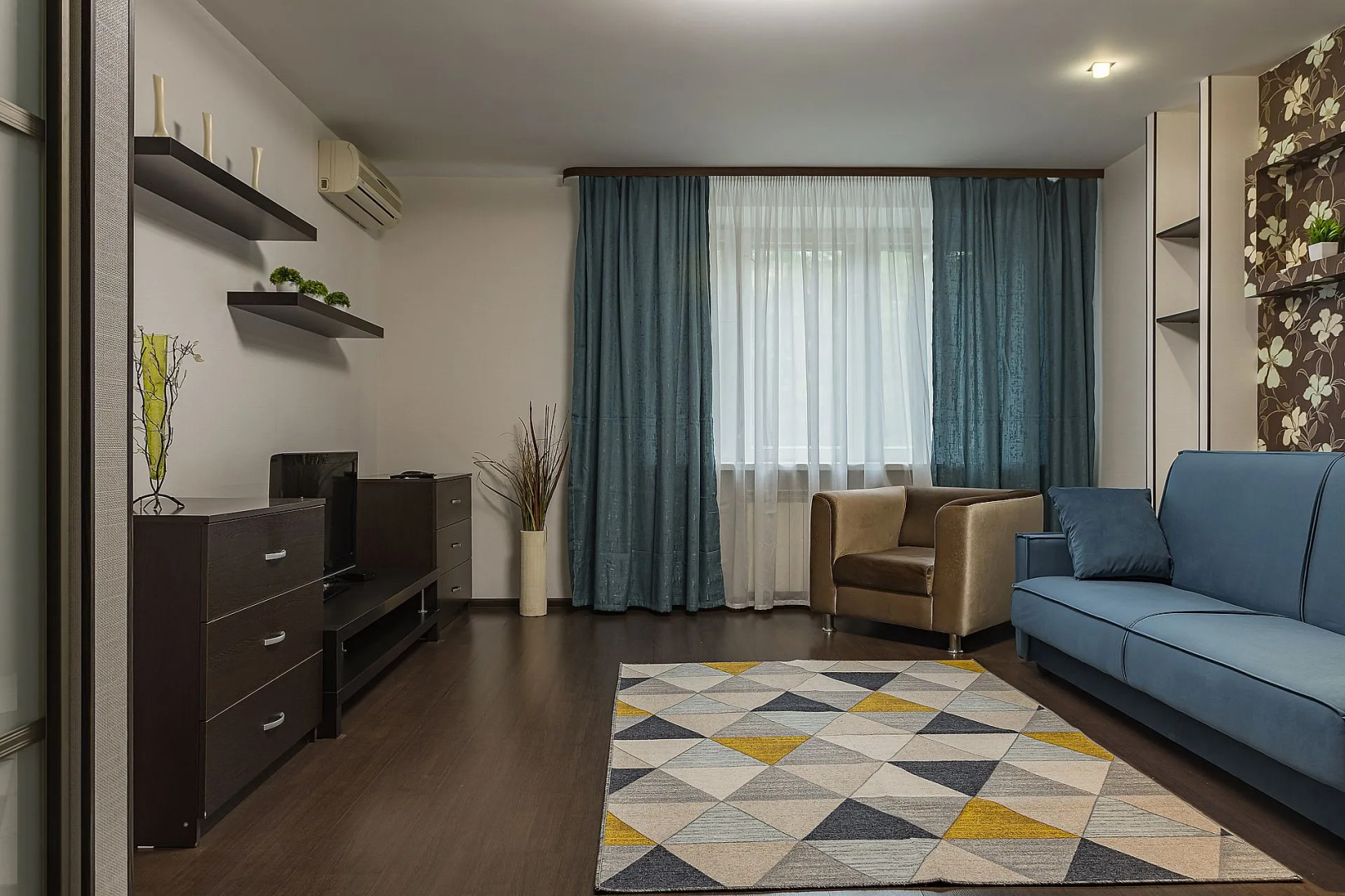 Квартира Просторная с Новым Ремонтом в Центре