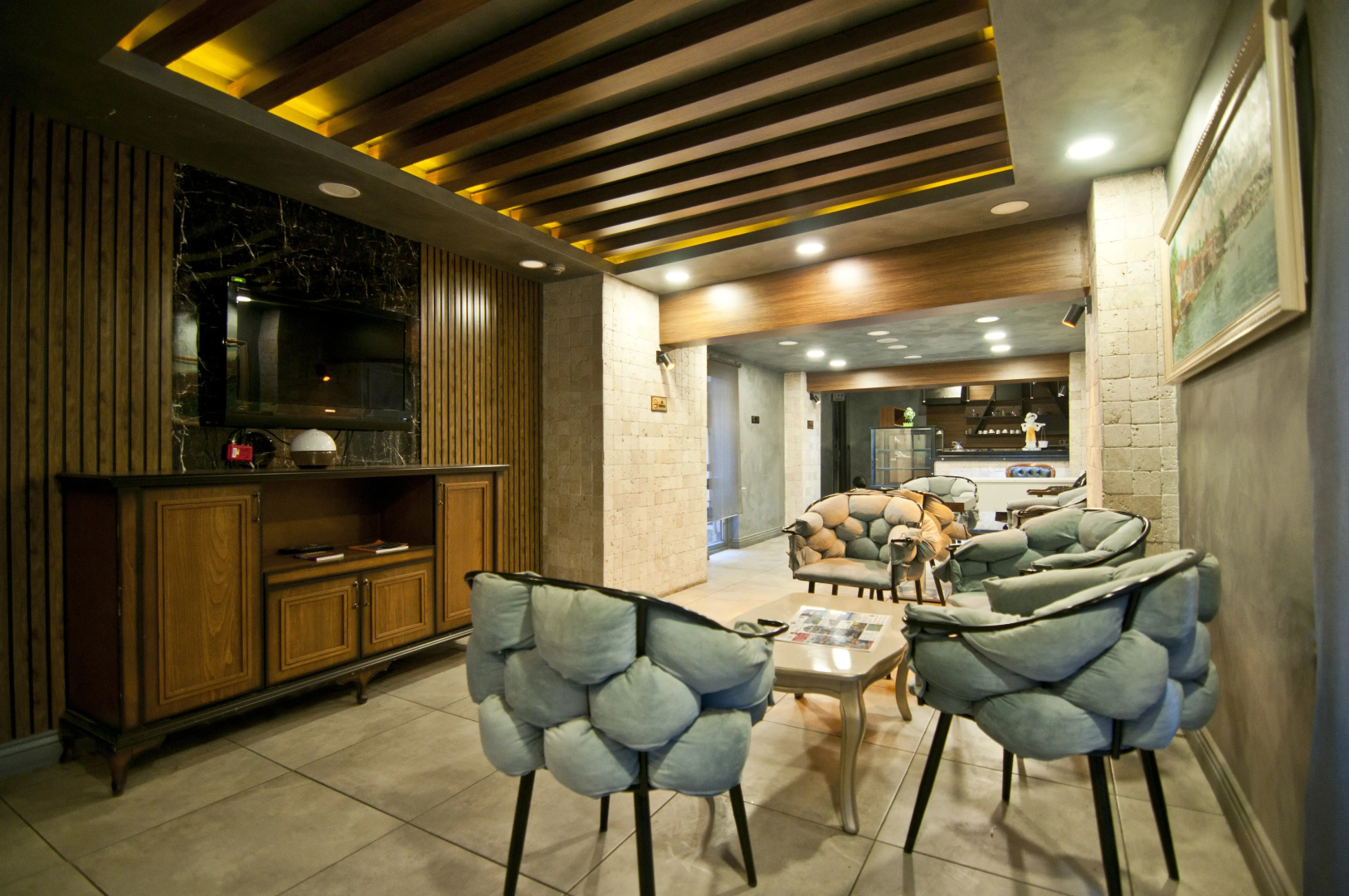 Nova City Hotel