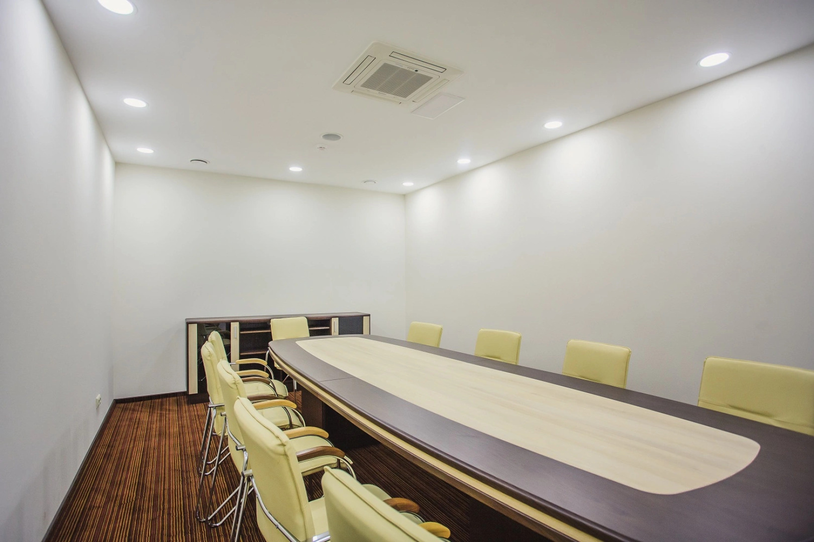 Отель Веструм