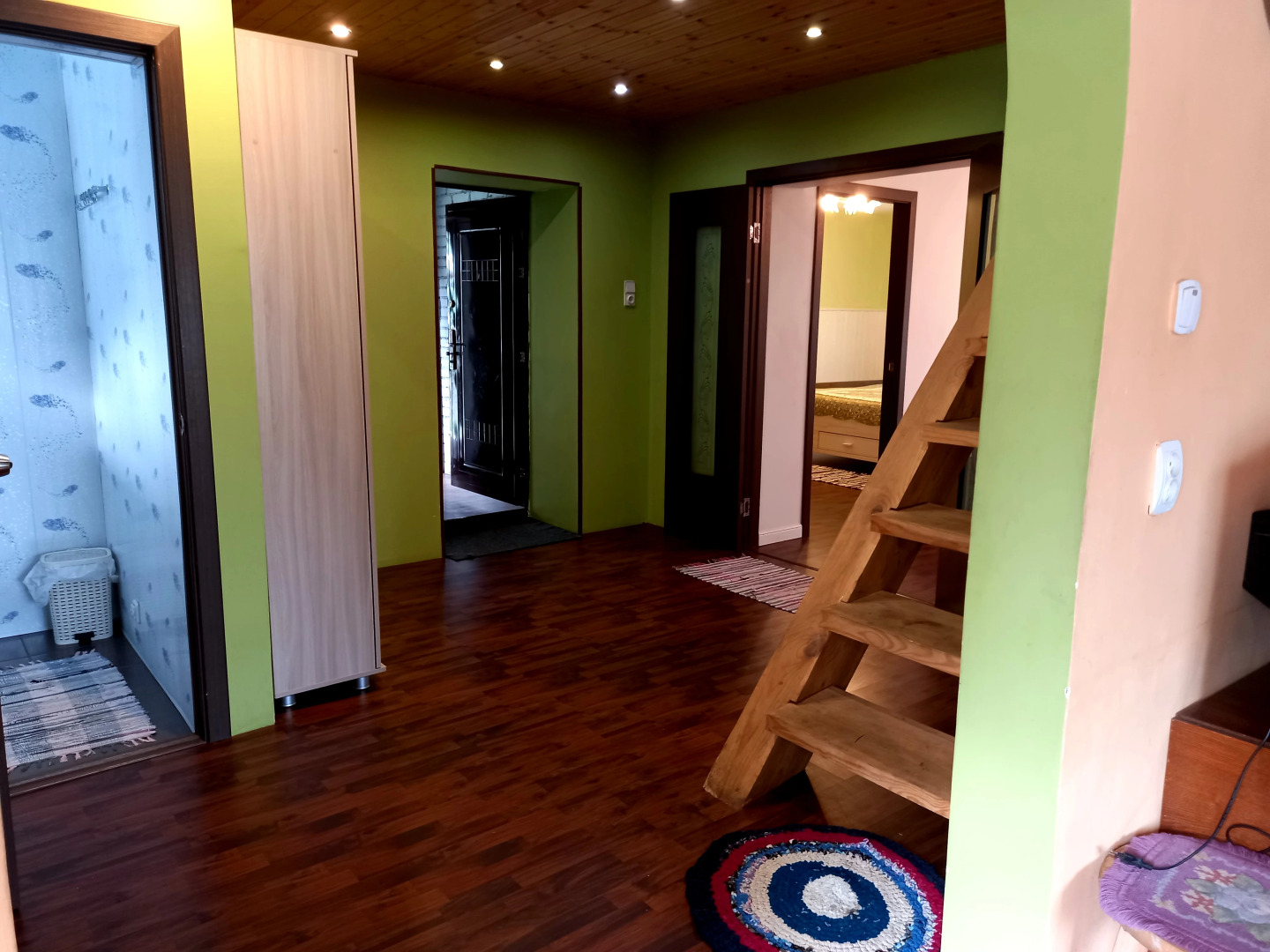 Дом у сосен