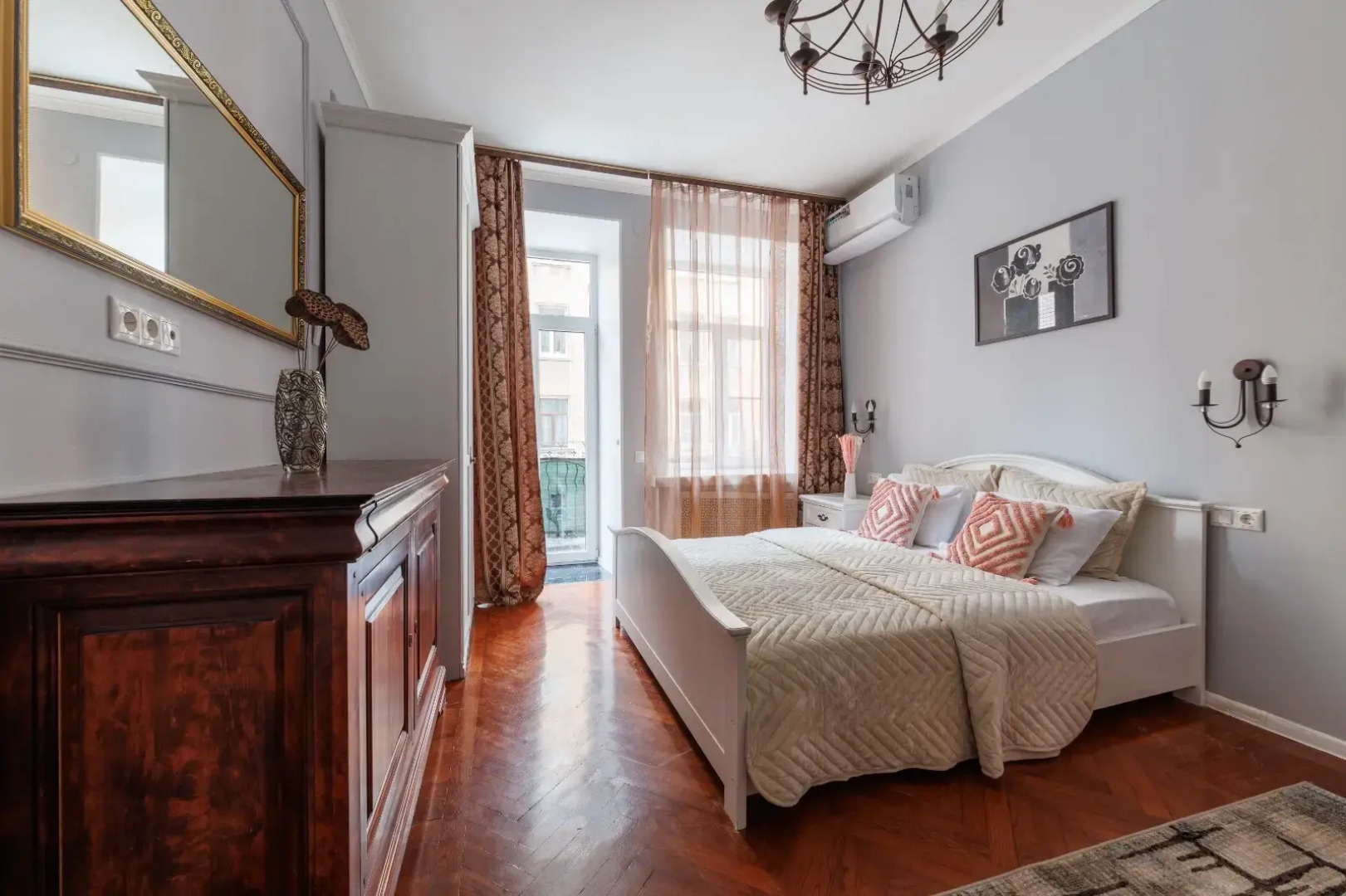 Апартаменты 4-комнатные на Лиговском 44 DereMRents