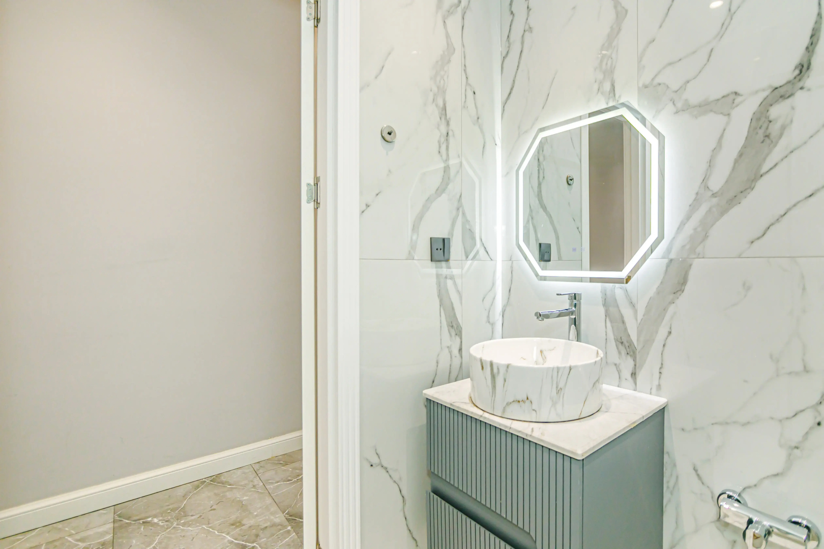 Апартаменты Luxury Apartment Sahil Residence