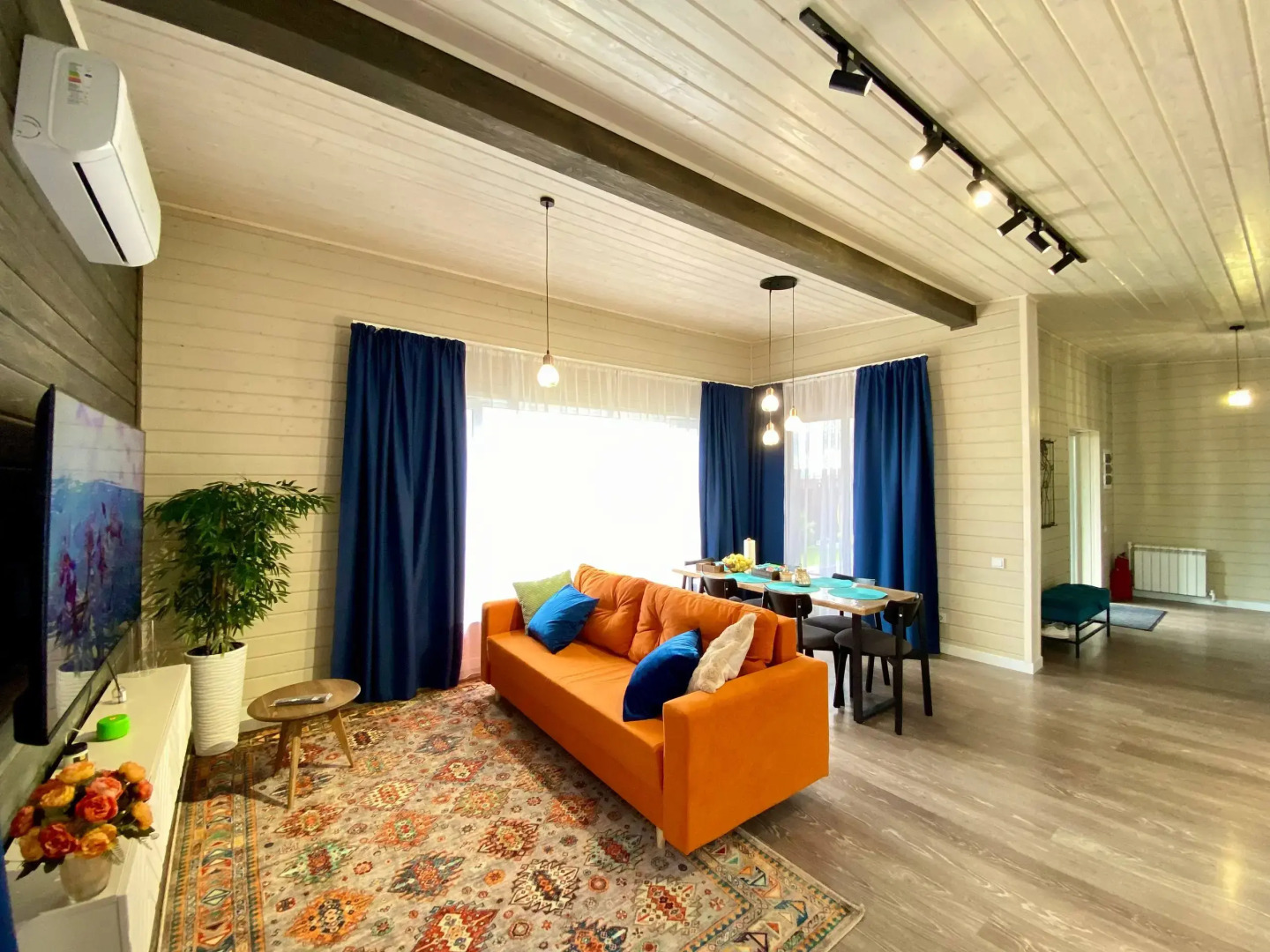 Частный дом дизайнерский великолепной уличной территорией