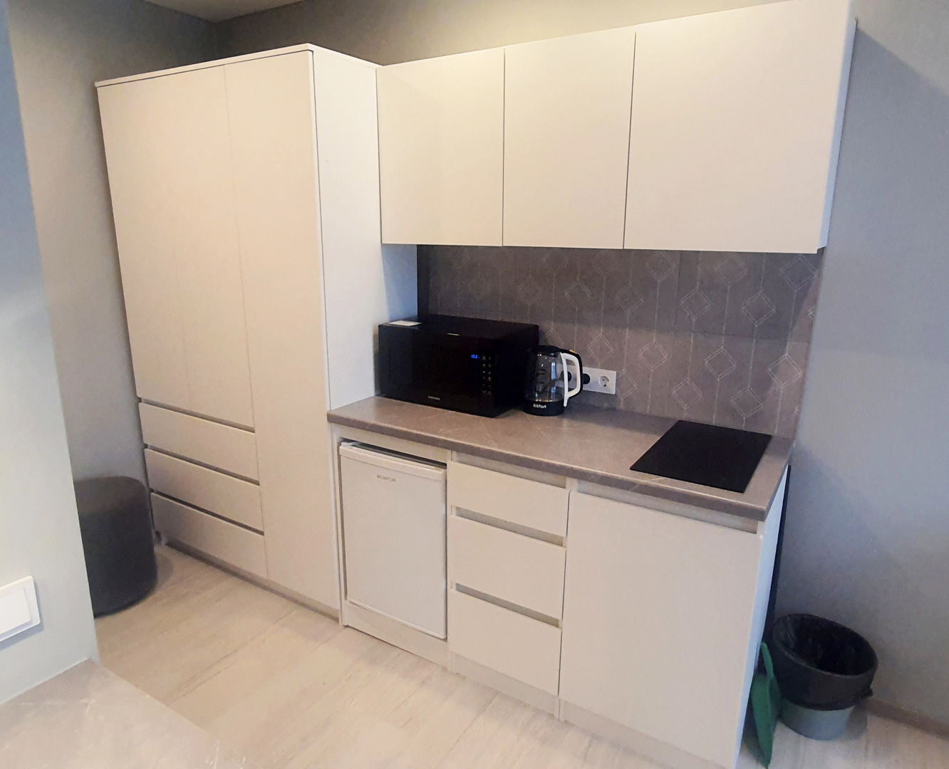 Апартаменты студия на Ленинградской набережной