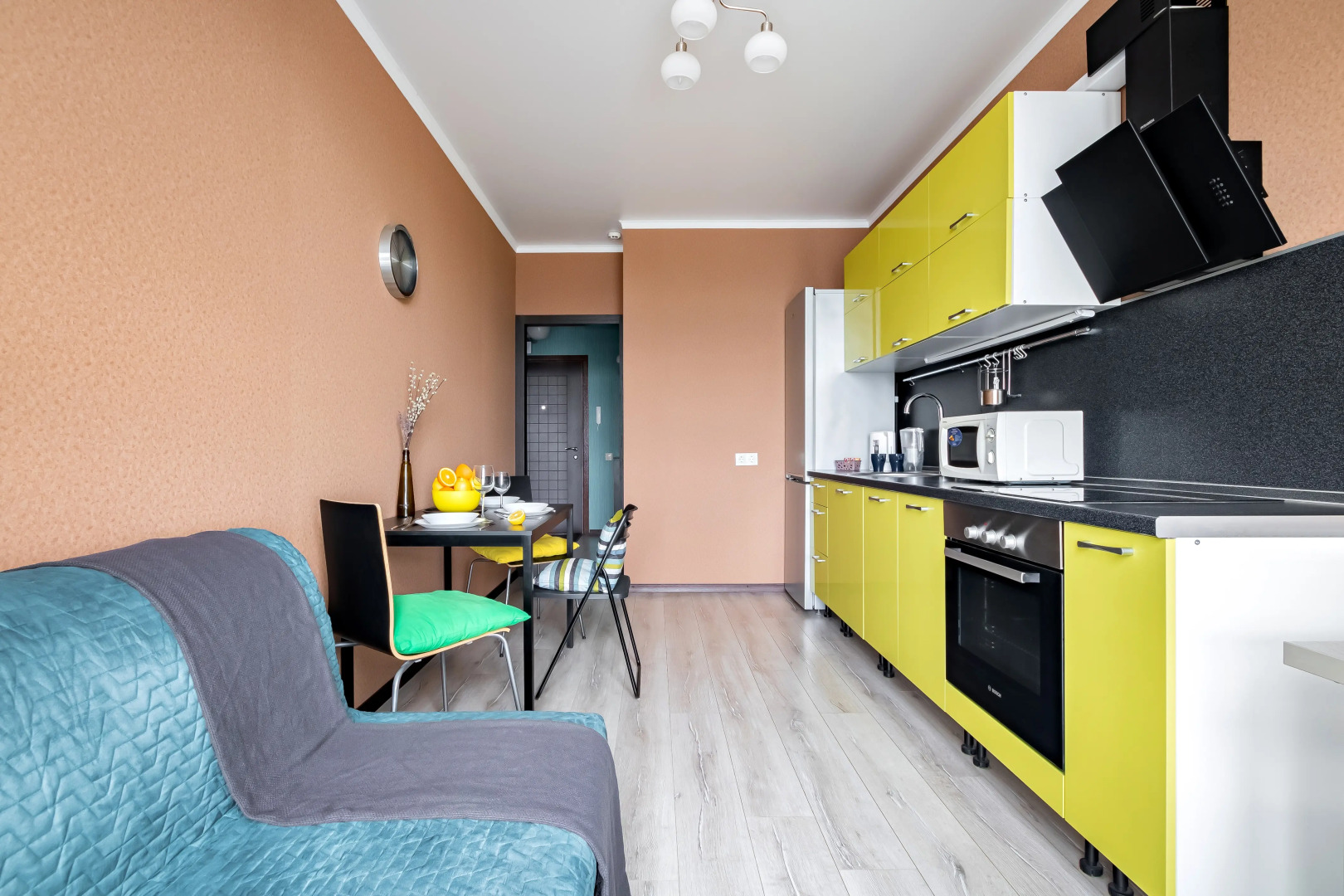 Апартаменты для 6 гостей ЖК «Большой» Smart TV, балкон с видом, духовка