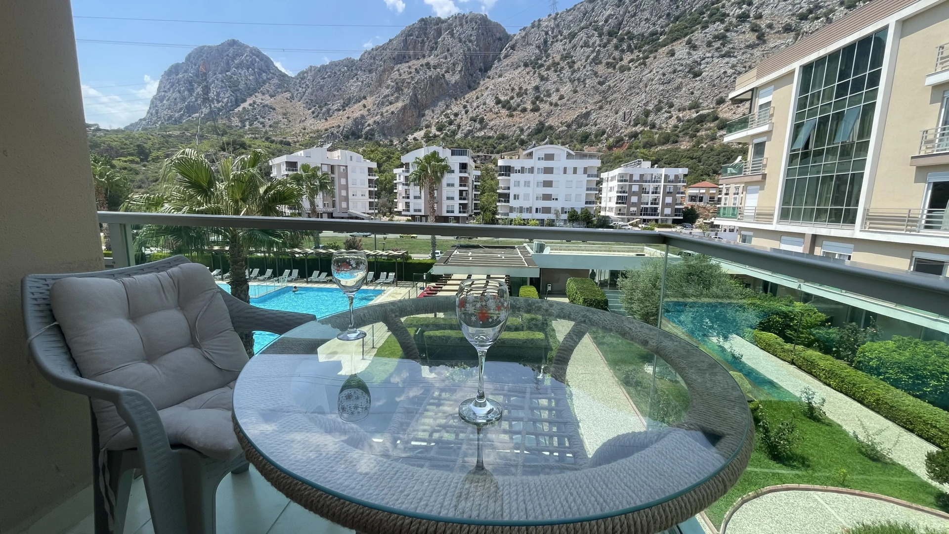 Апартаменты 30 minutes walk to famous Konyaalti Beach 1+1 Suit