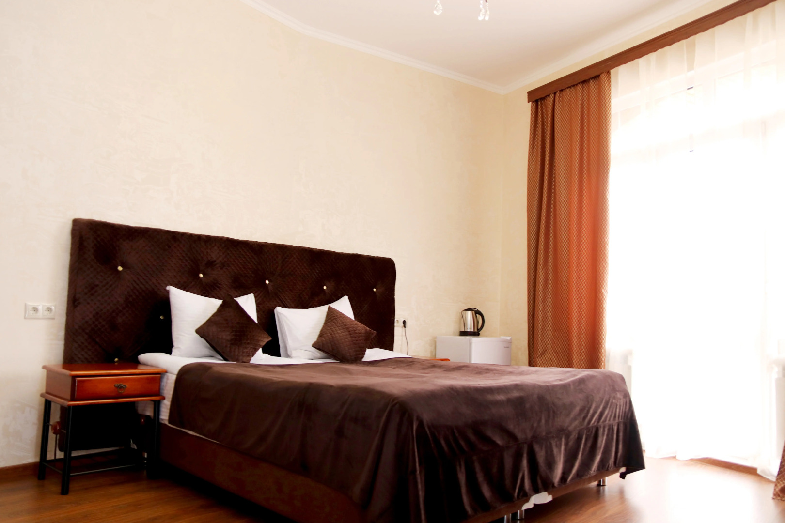 Gostevoj Dom Malen'kij Parizh