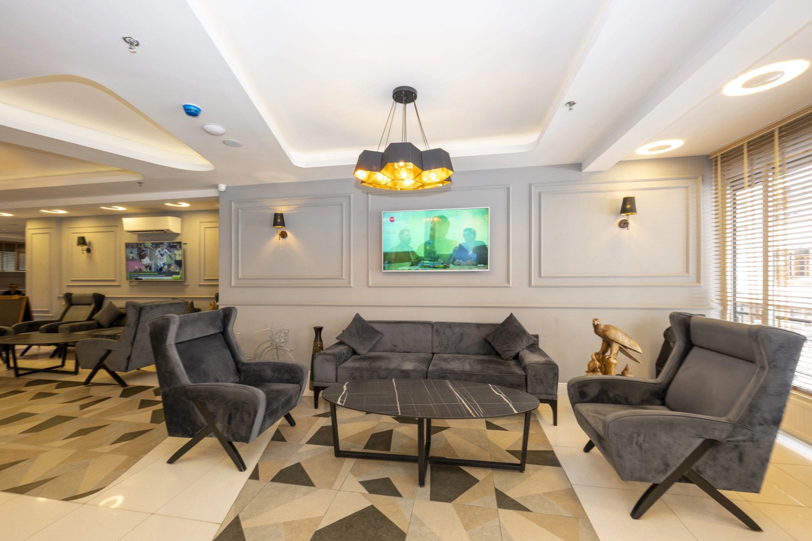 Отель Comfort Suites