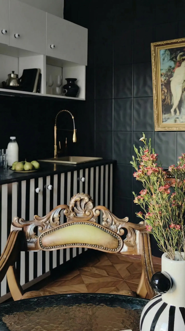 Квартира изысканная с авторским искусством пешком до Красной площади