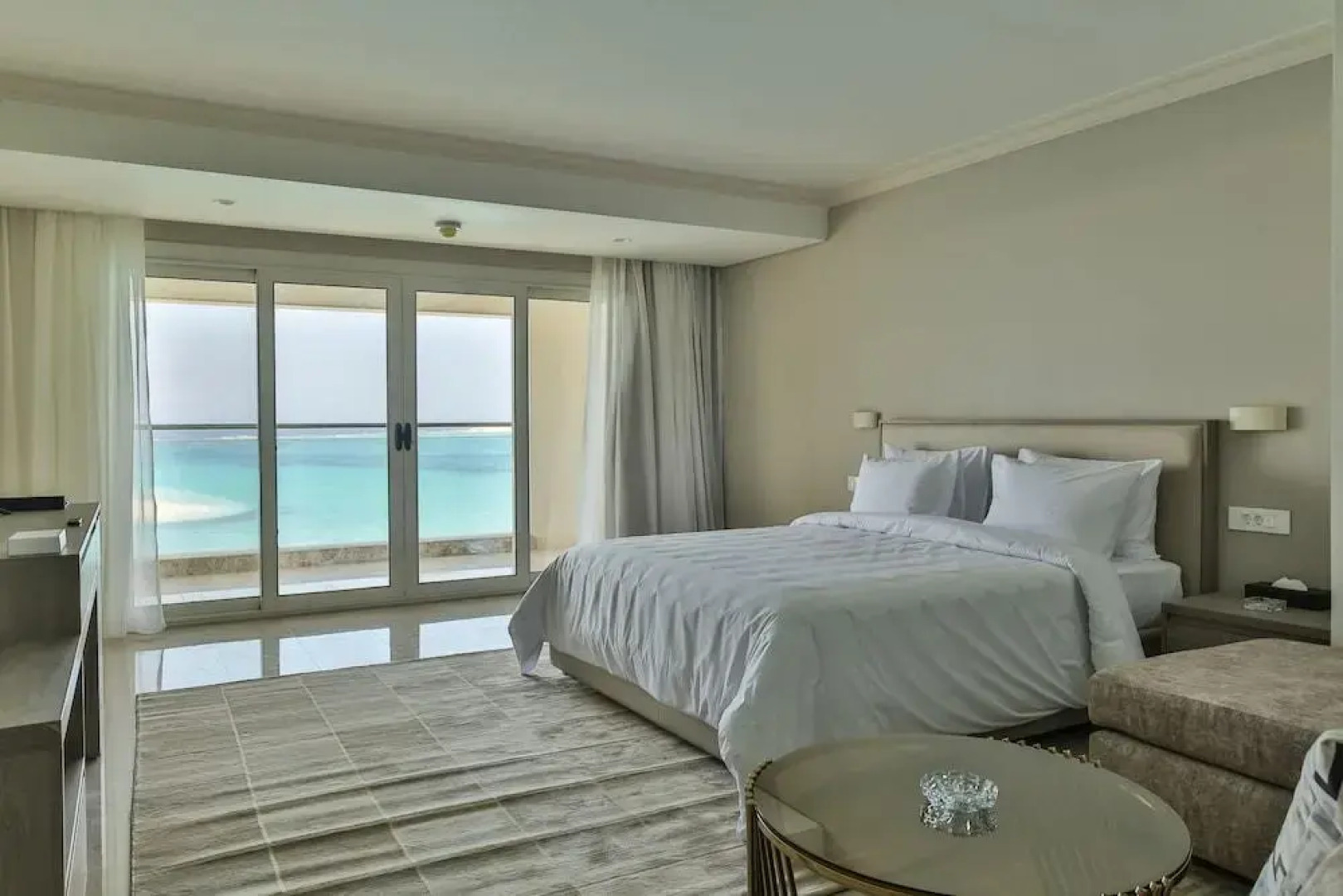 Отель Triumph White Sands