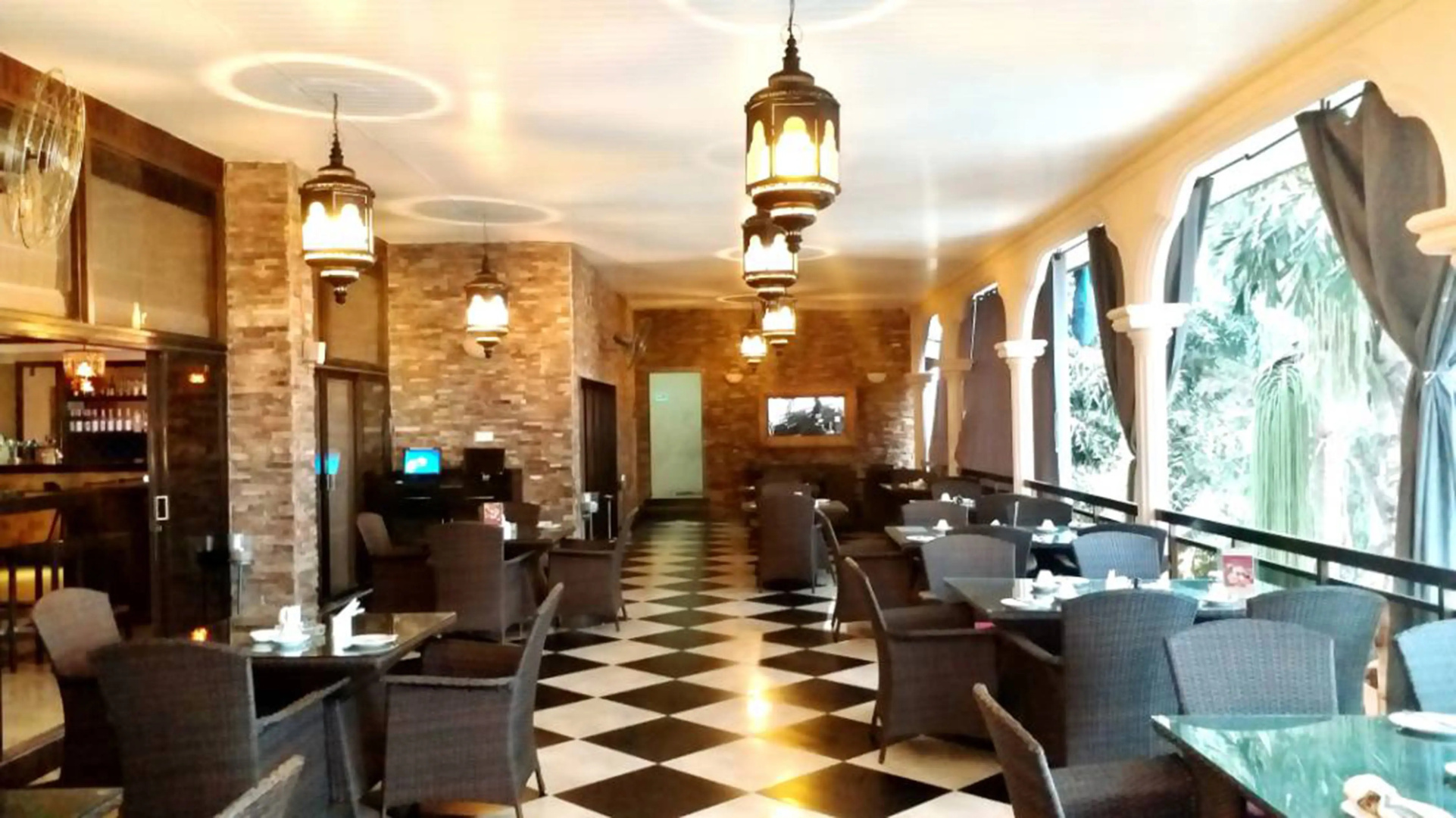 Отель The Country Lodge