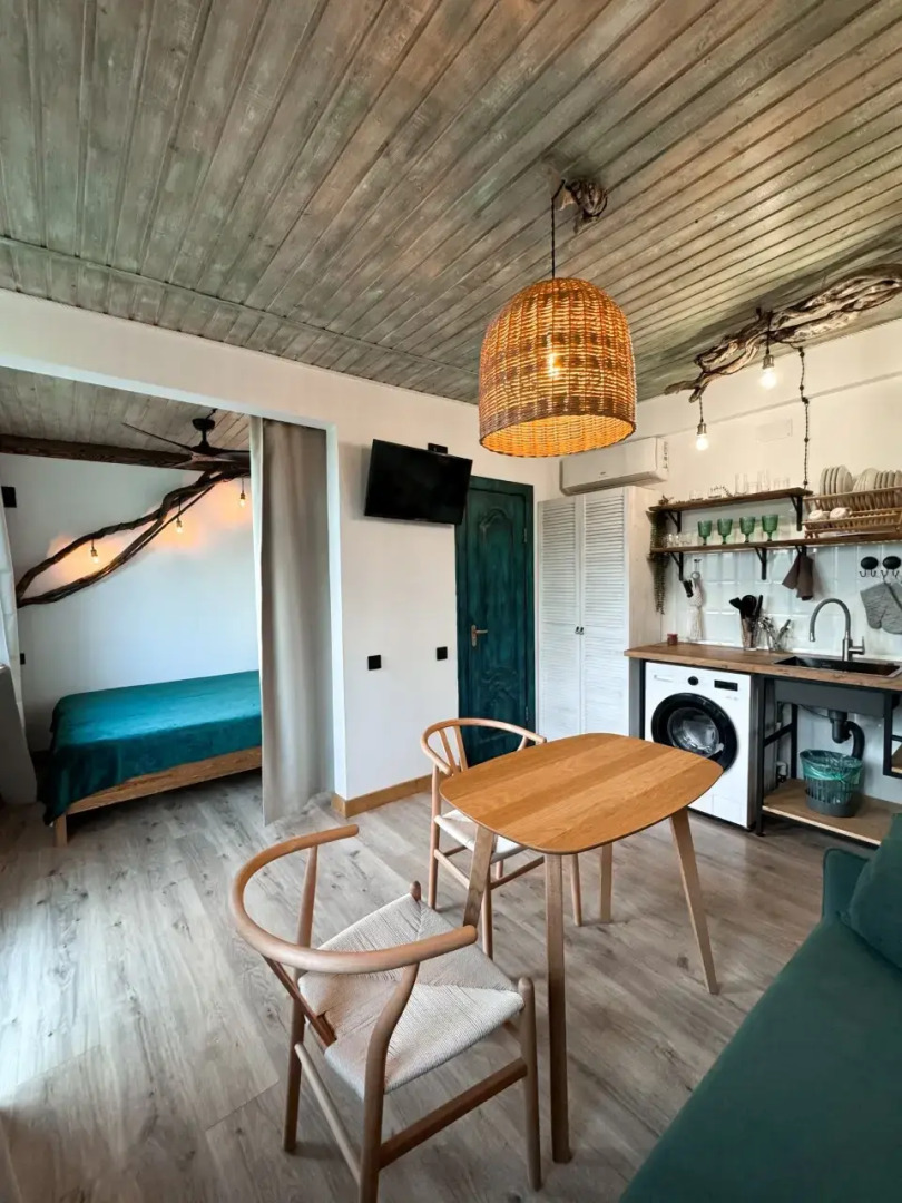 Квартира студия с современным интерьером