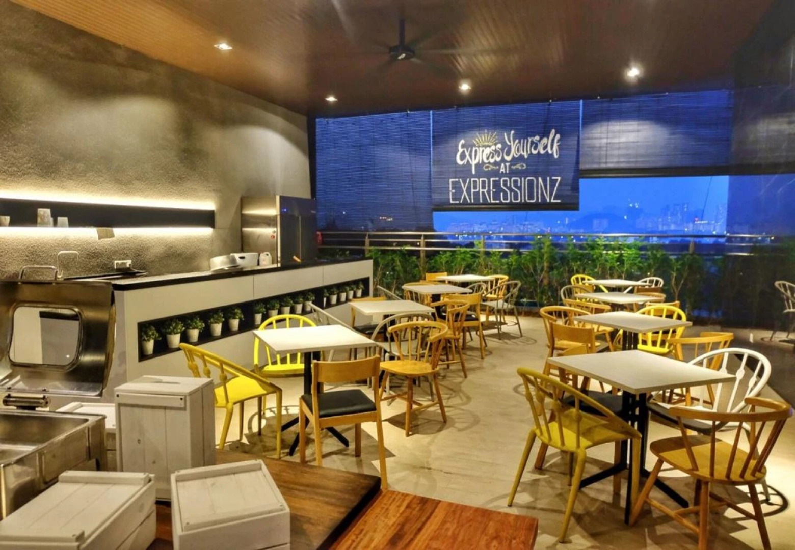 Апарт-отель Expressionz suites by iHost Global