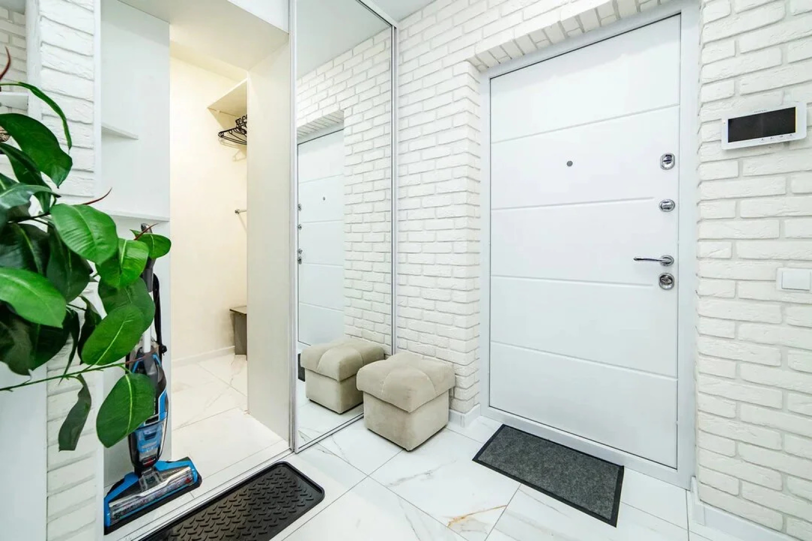 Апартаменты Возле Национальной Библиотеки и ТРЦ Danna Mal Мстиславца15