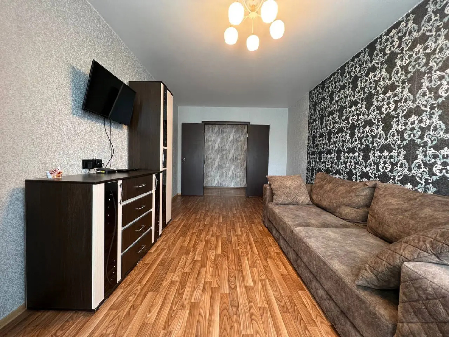 Квартира Трехкомнатная Юбилейная 79