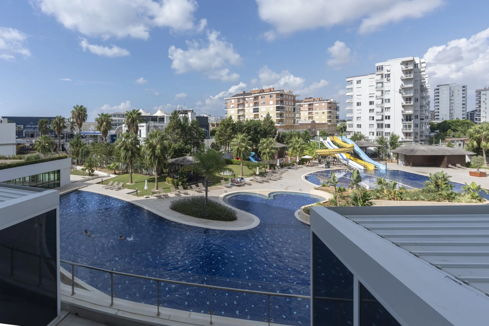 Апартаменты Maxi Sirius Town