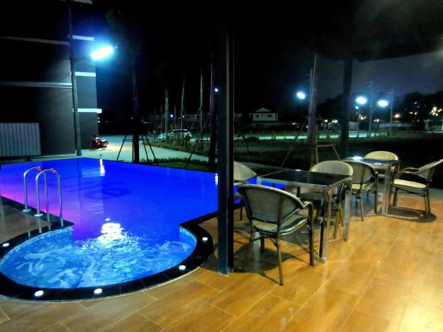 Отель Life Grand Chiang Mai