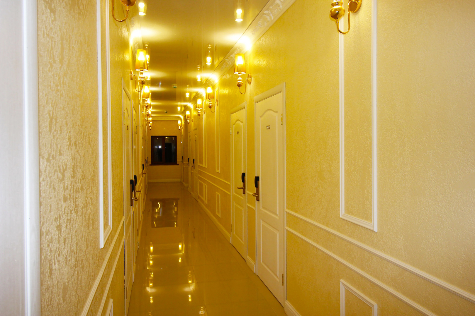 Отель Versal