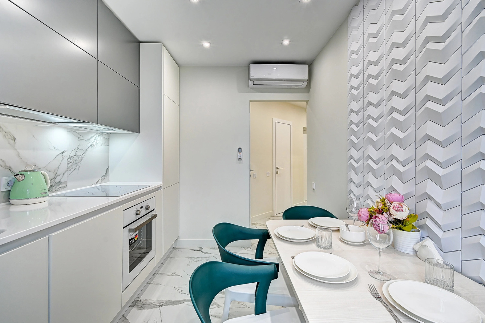 Апартаменты Morskaya Simfonya-2 с 2 сан.узлами, проектором на балконе, бассейном на территории Люкс