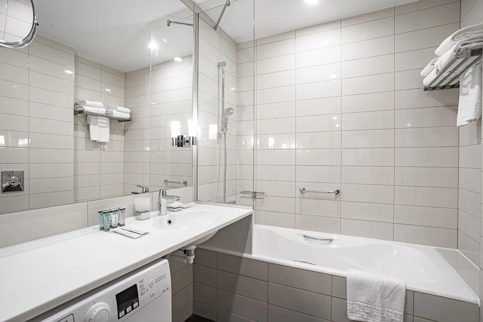 Апарт-Отель Ramada hotel&suites by Wyndham Novosibirsk Zhukovka