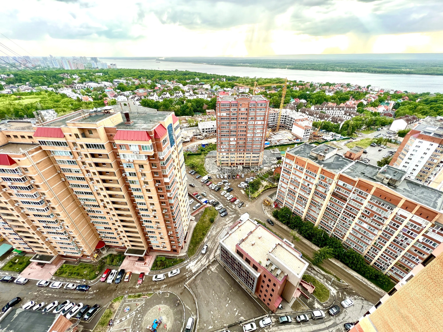 Апартаменты двухкомнатные на 13 этаже в ЖК Современник рядом с МТЛ-Арена