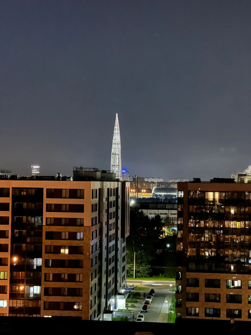 Апартаменты F-Apart с видом на небоскрёб Лахта в стильном интерьере