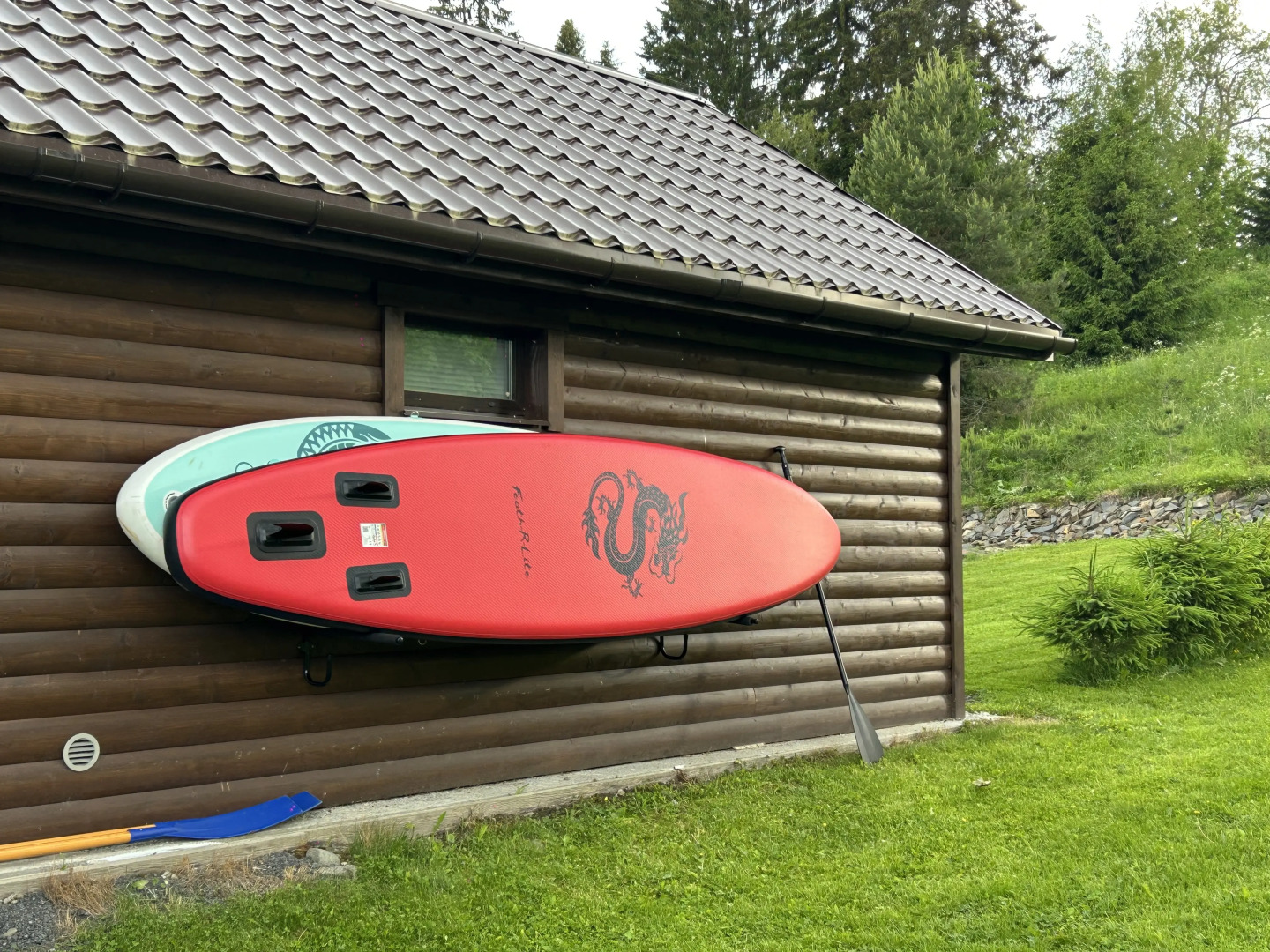 Частный дом на берегу реки