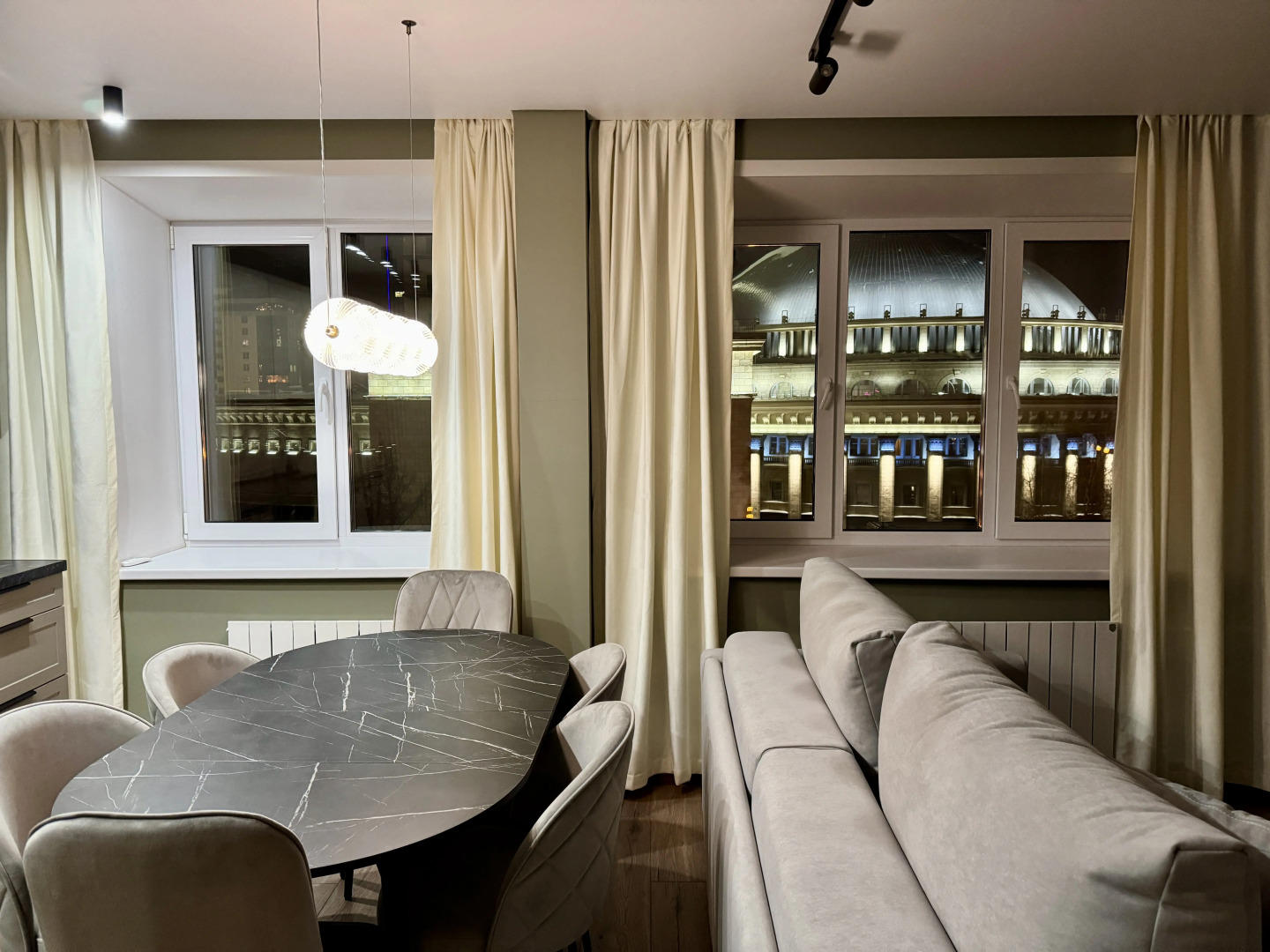 Квартира Трёхкомнатная с видом на оперный театр