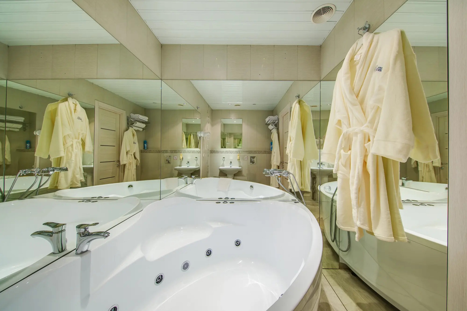 Отель Гипноз на Цветном