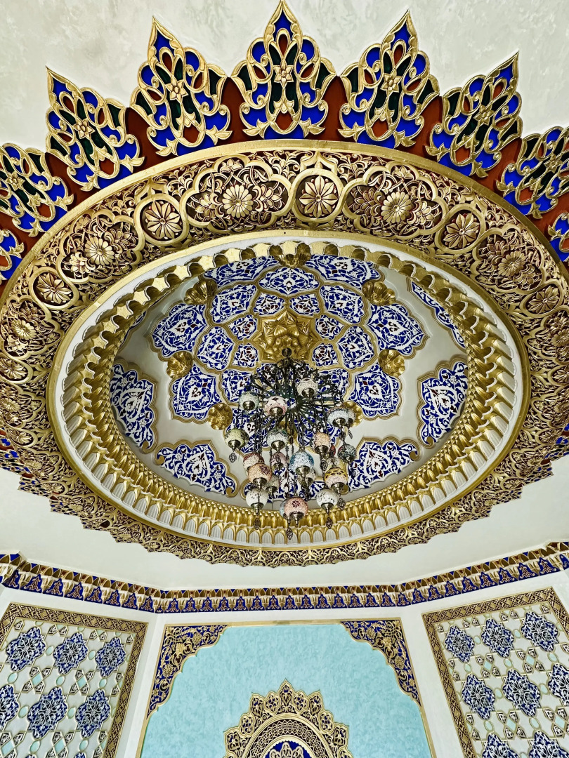 Отель Ayvan Plaza