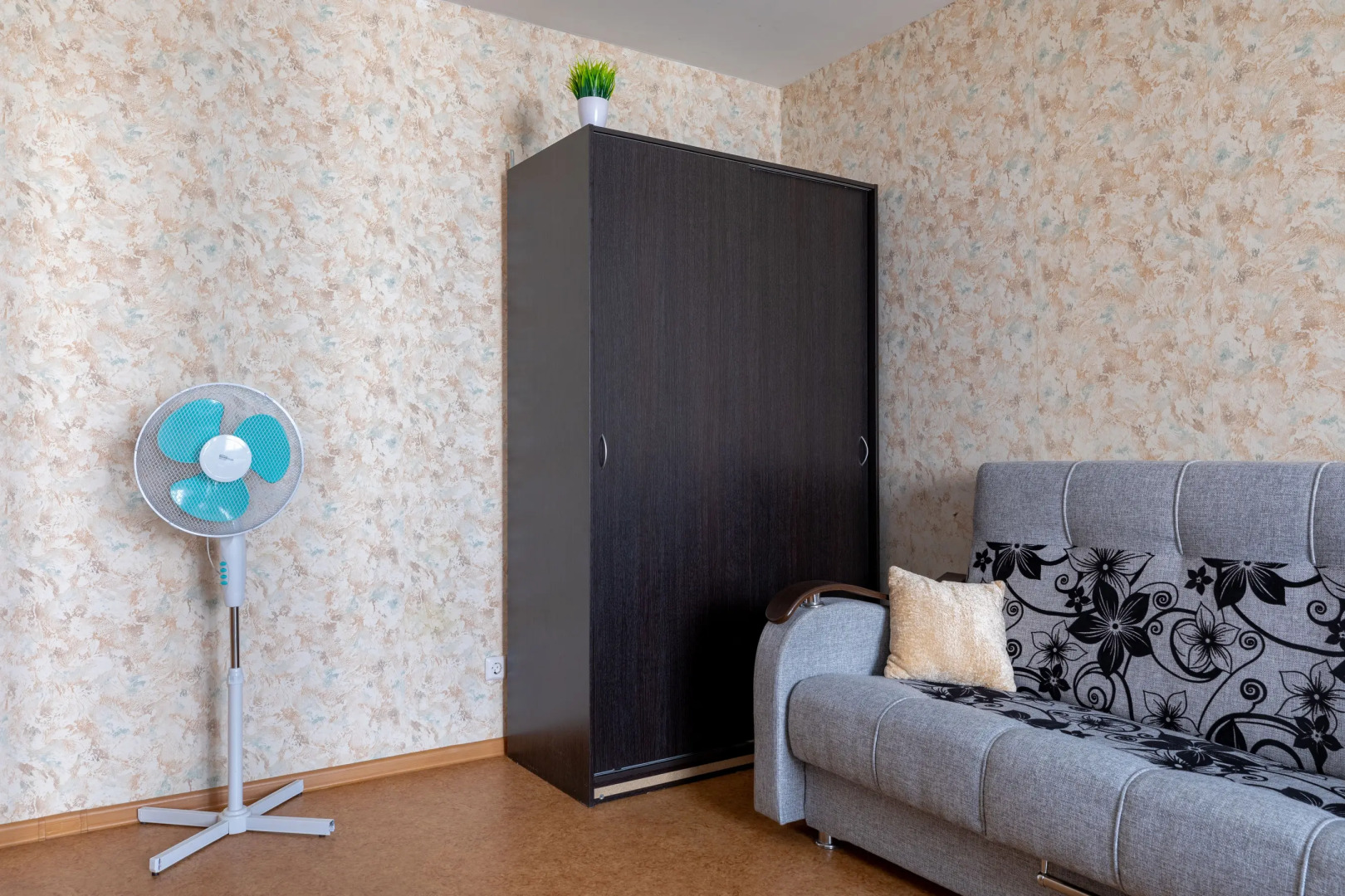 Апартаменты евро трёхкомнатные рядом с метро