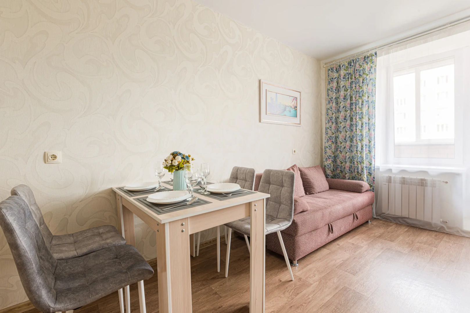 Квартира 2-к просторная в центре на Н.Смирнова 7 от RentAp, 6 сп.мест