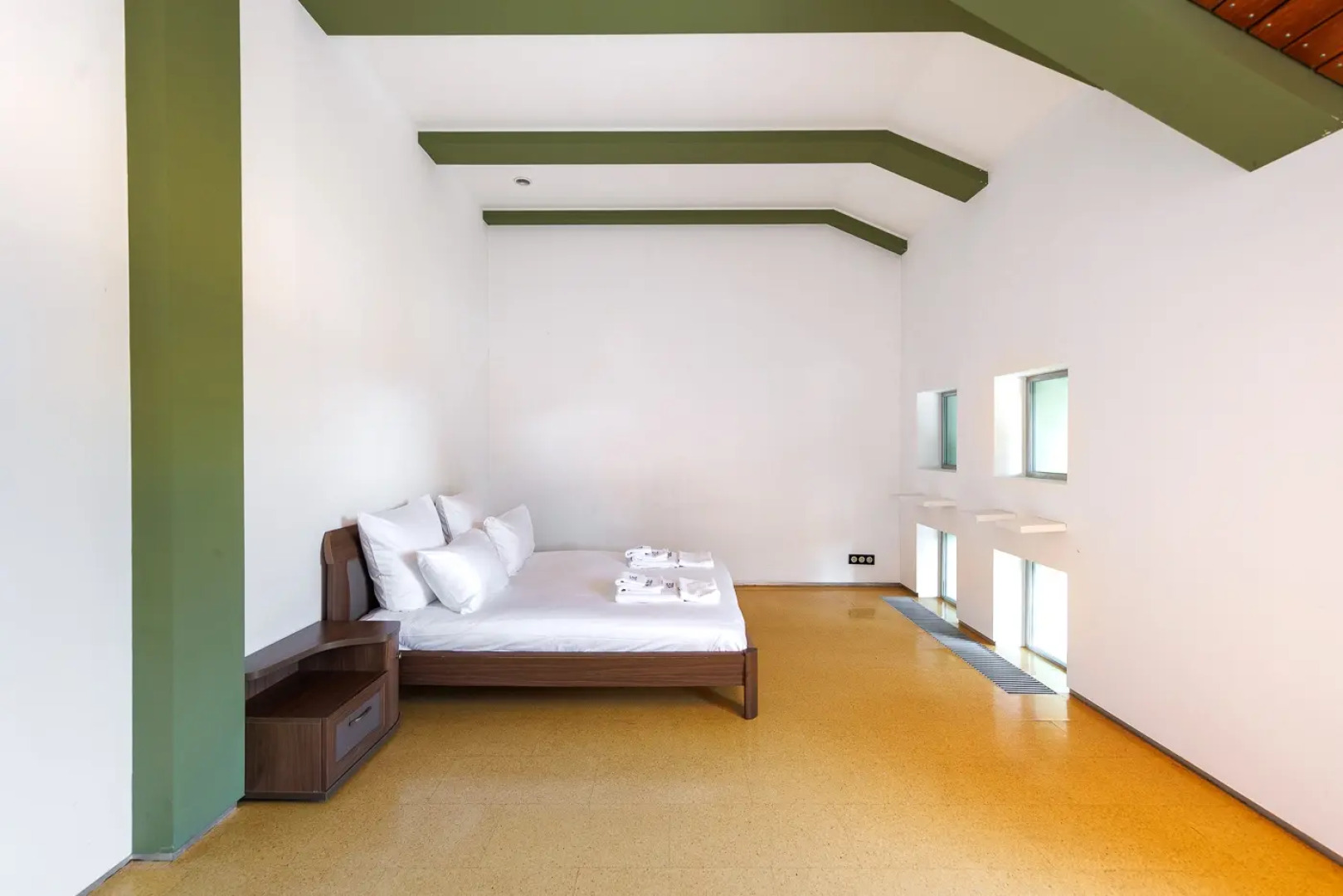 Коттедж Huse Современный с бассейном в Нахабино