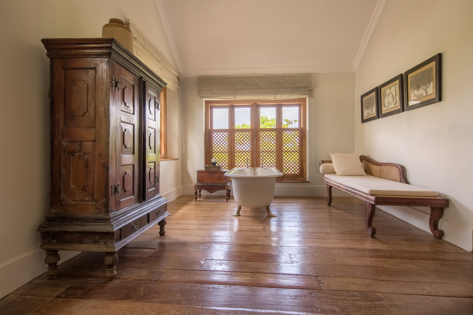 Вилла Taru Villas - Rampart Street