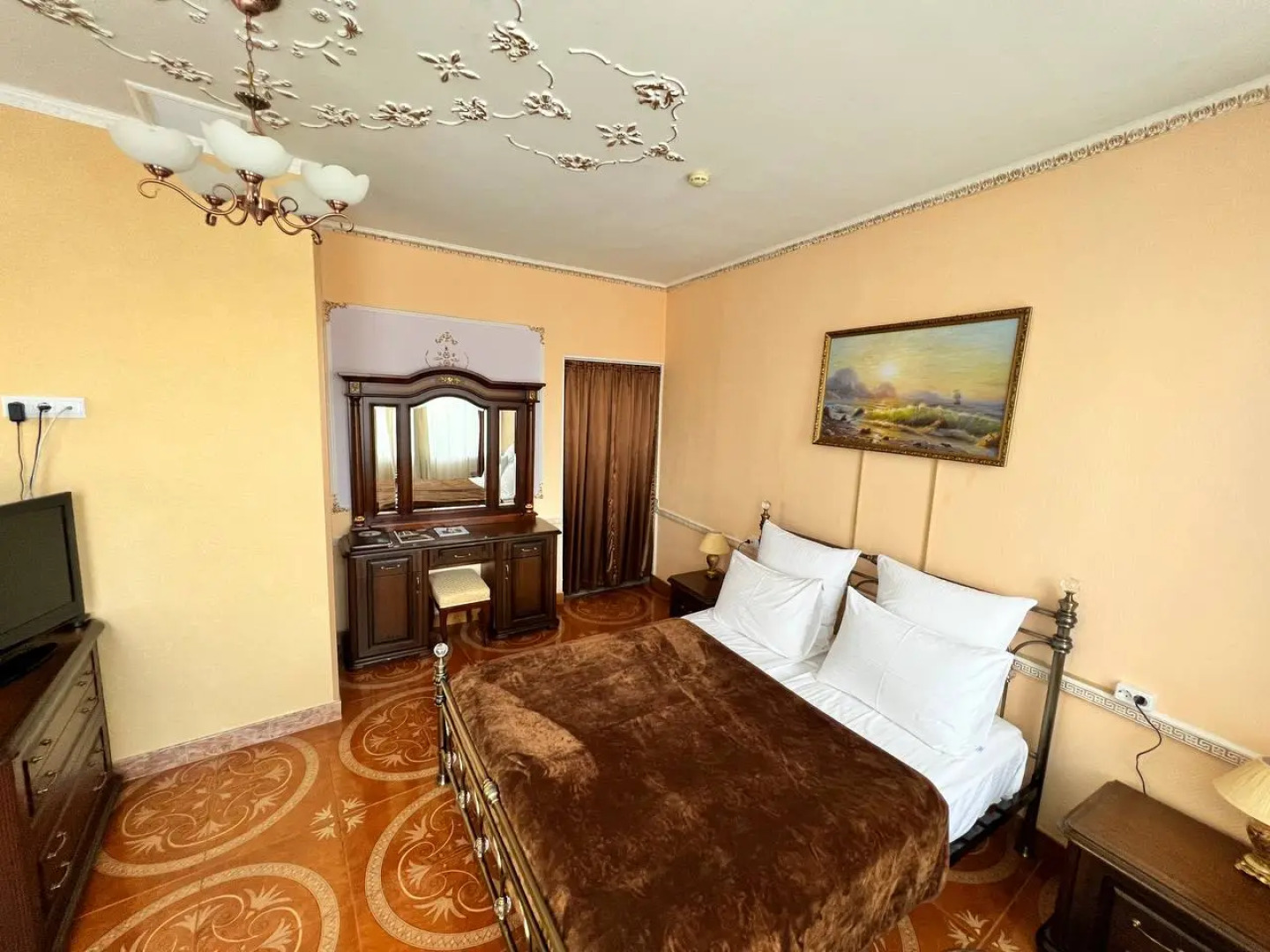 Отель Викинг