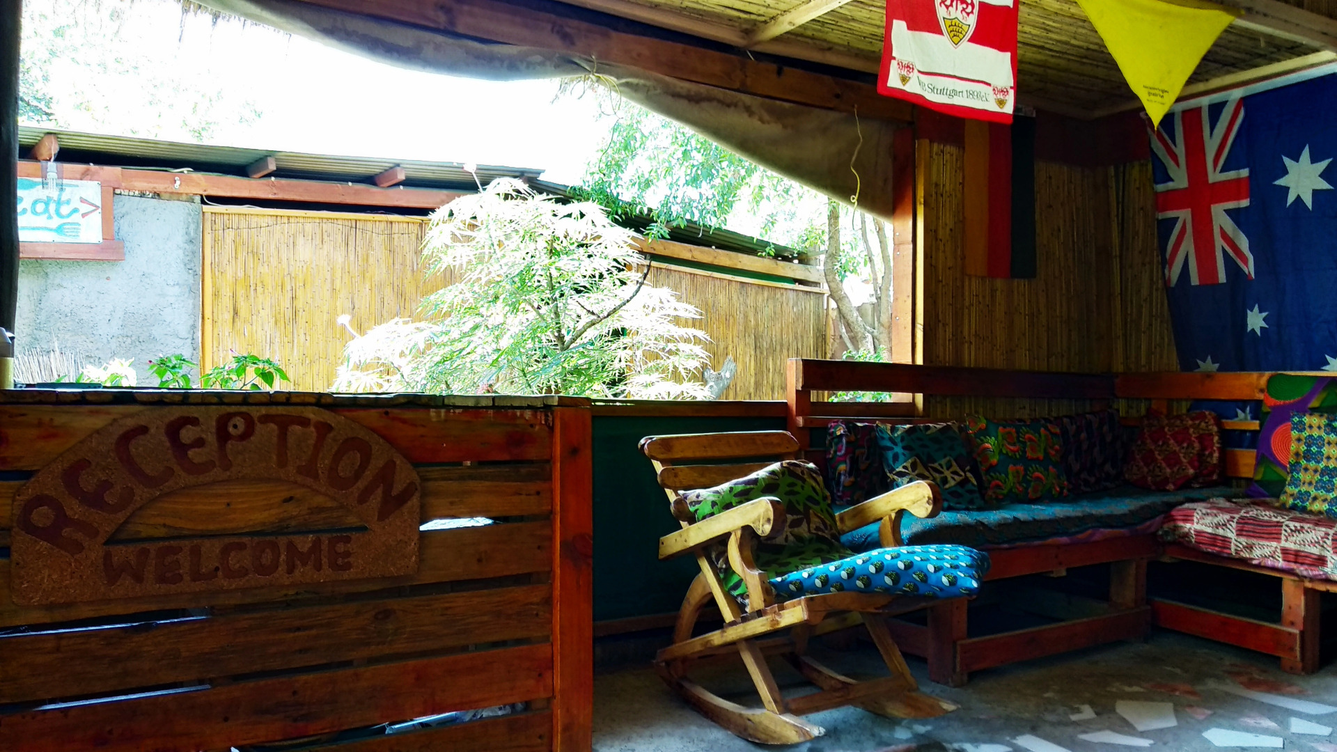 Хостел Elephant Trail Guesthouse and Backpackers