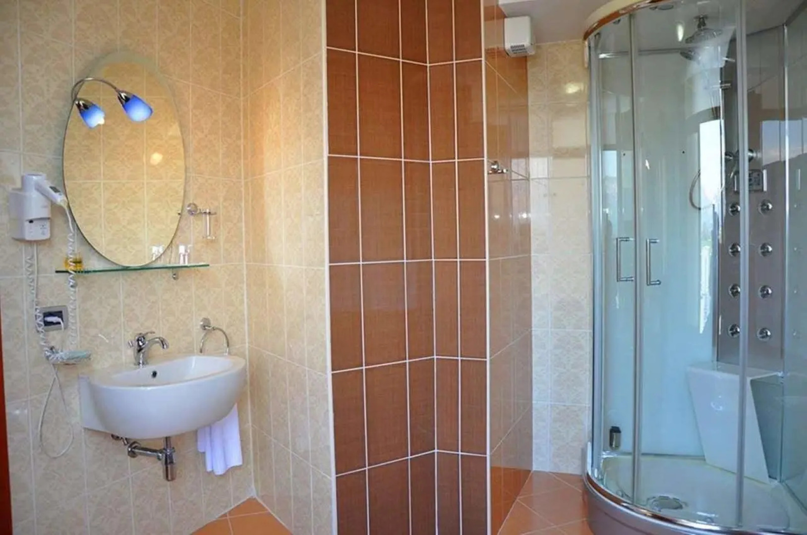 Отель Airport Tirana