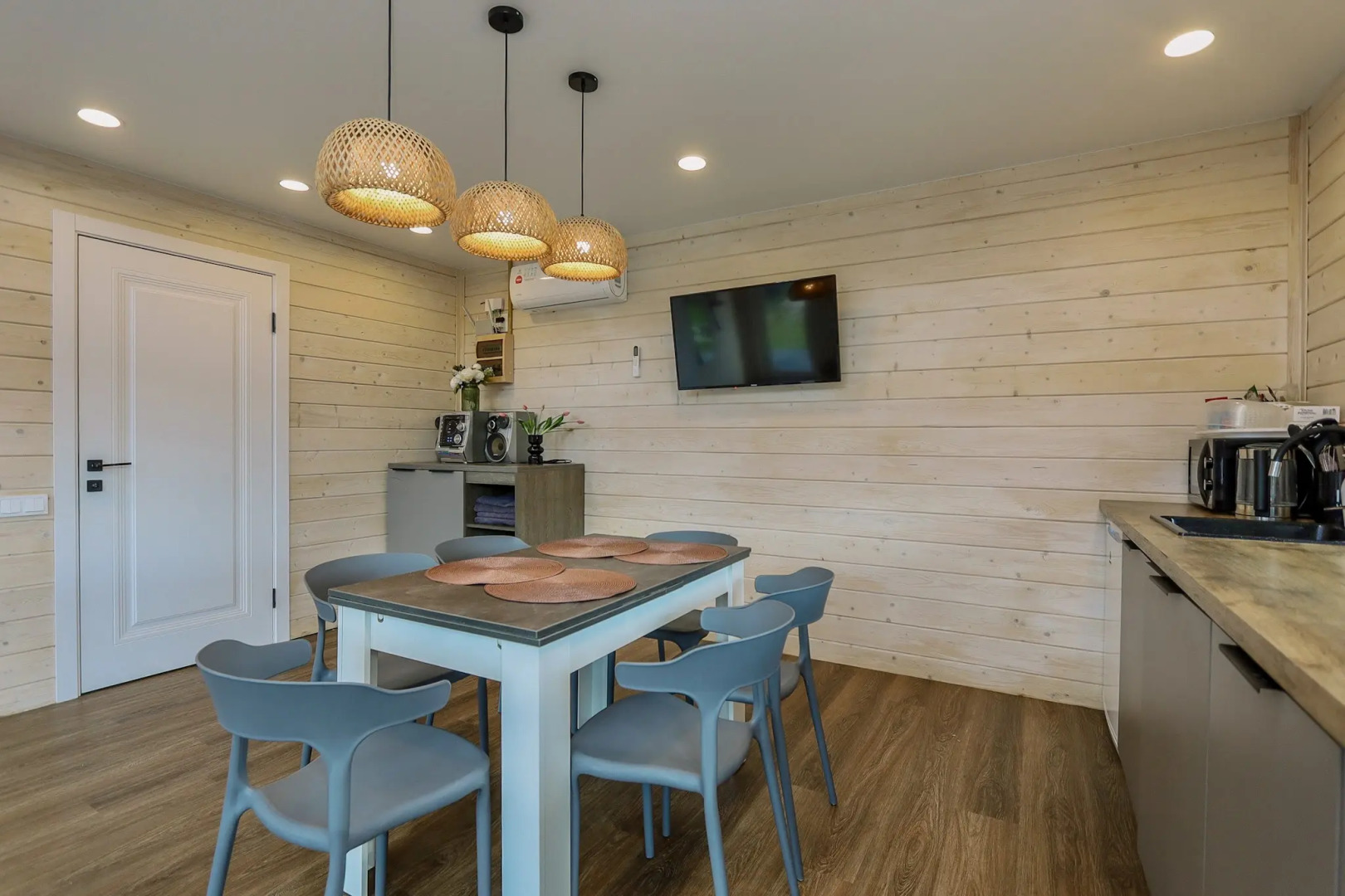 Частный дом Барн Хаус возле горнолыжного курорта Чекерил Уютно Ижевск