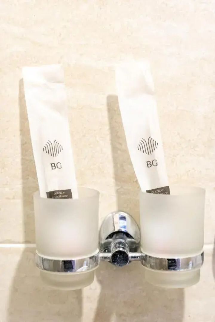 Отель Mildom Express