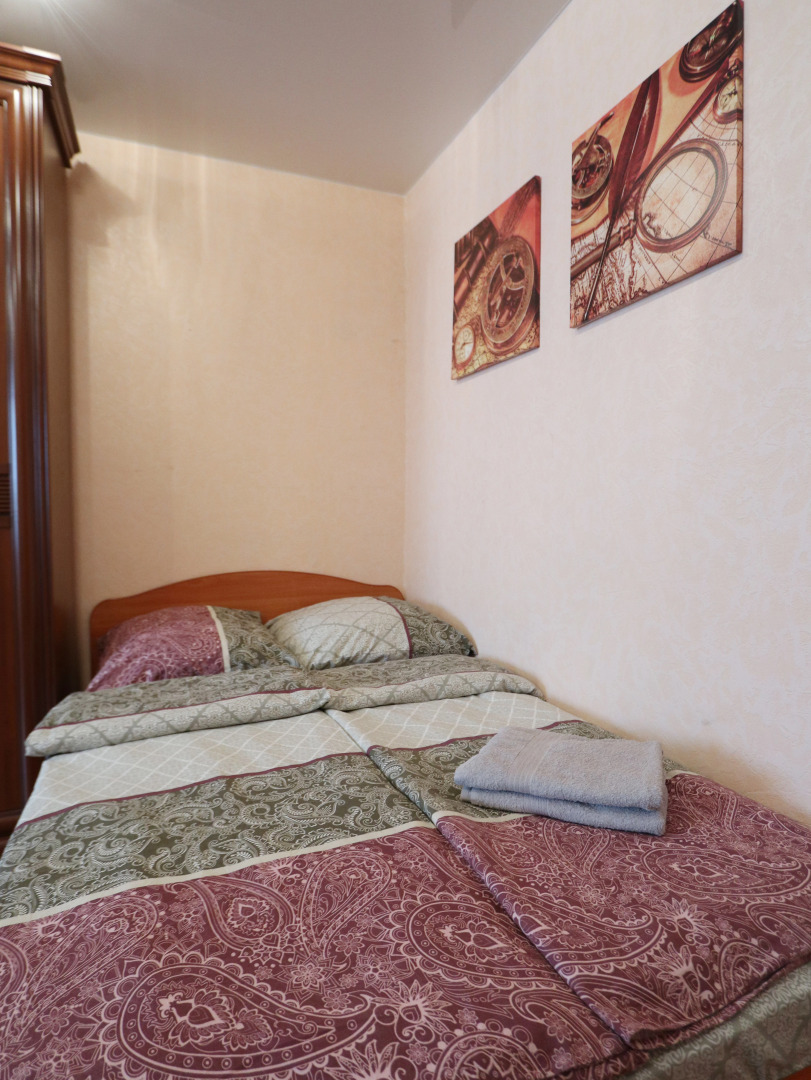 Апартаменты Granada Тихая уютная однокомнатная с шикарным видом на город и пруд