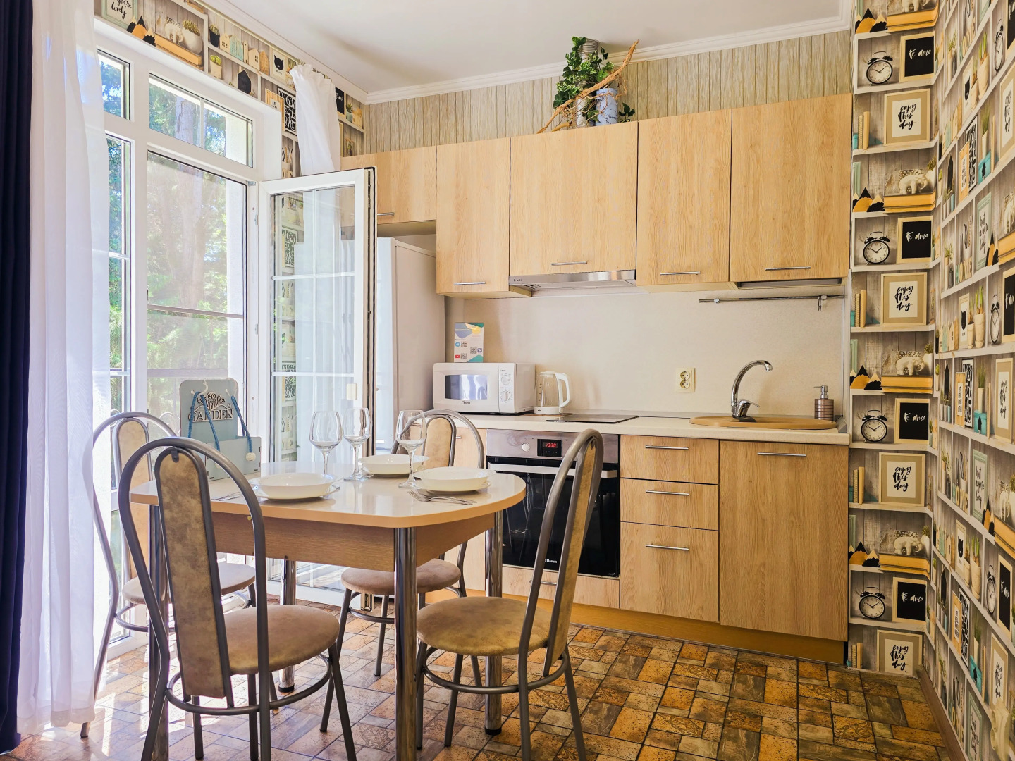 Квартира Студия на тихой улице с красивым фонтаном во дворе