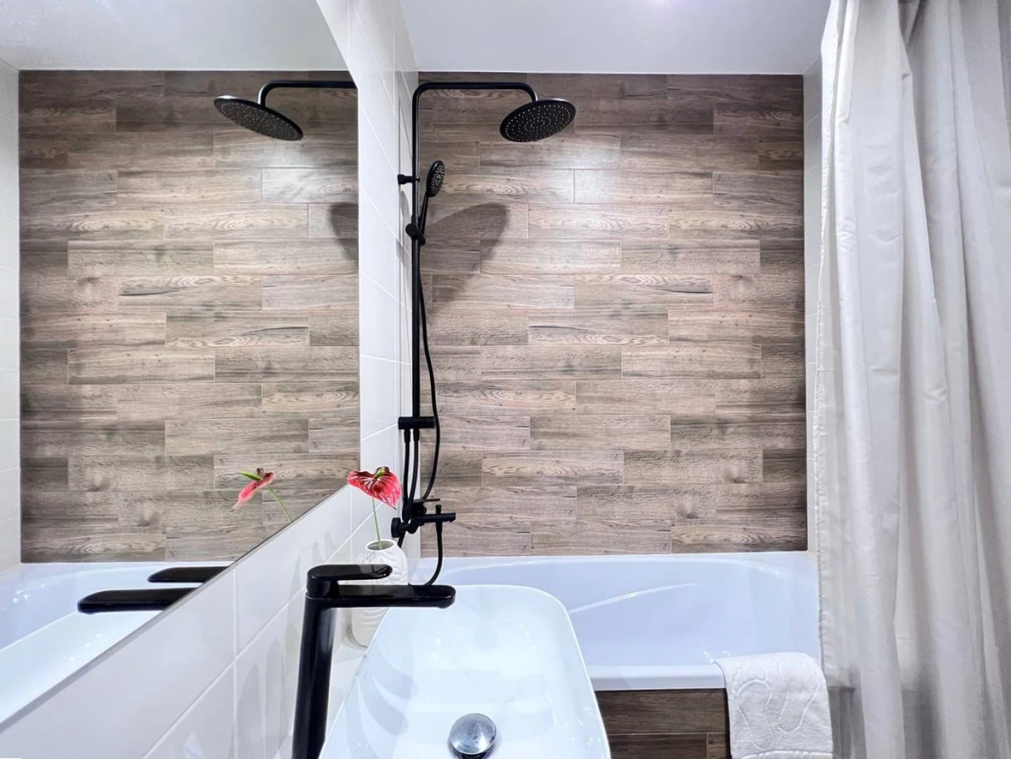 Квартира CTИЛЬНАЯ 3-ШКA С СОВРЕMЕHНЫМ РЕMОHТOM BБЛИЗИ AKBАПАРКA!