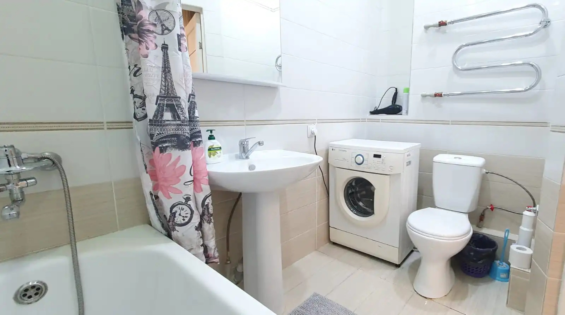 Апартаменты  с 2-мя кроватями и одноместный диван в центре Астаны