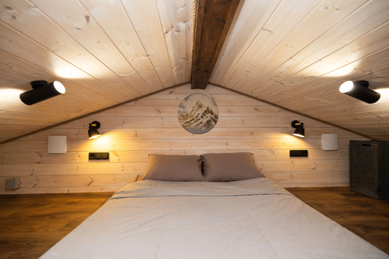 Частный дом Домик в лесу