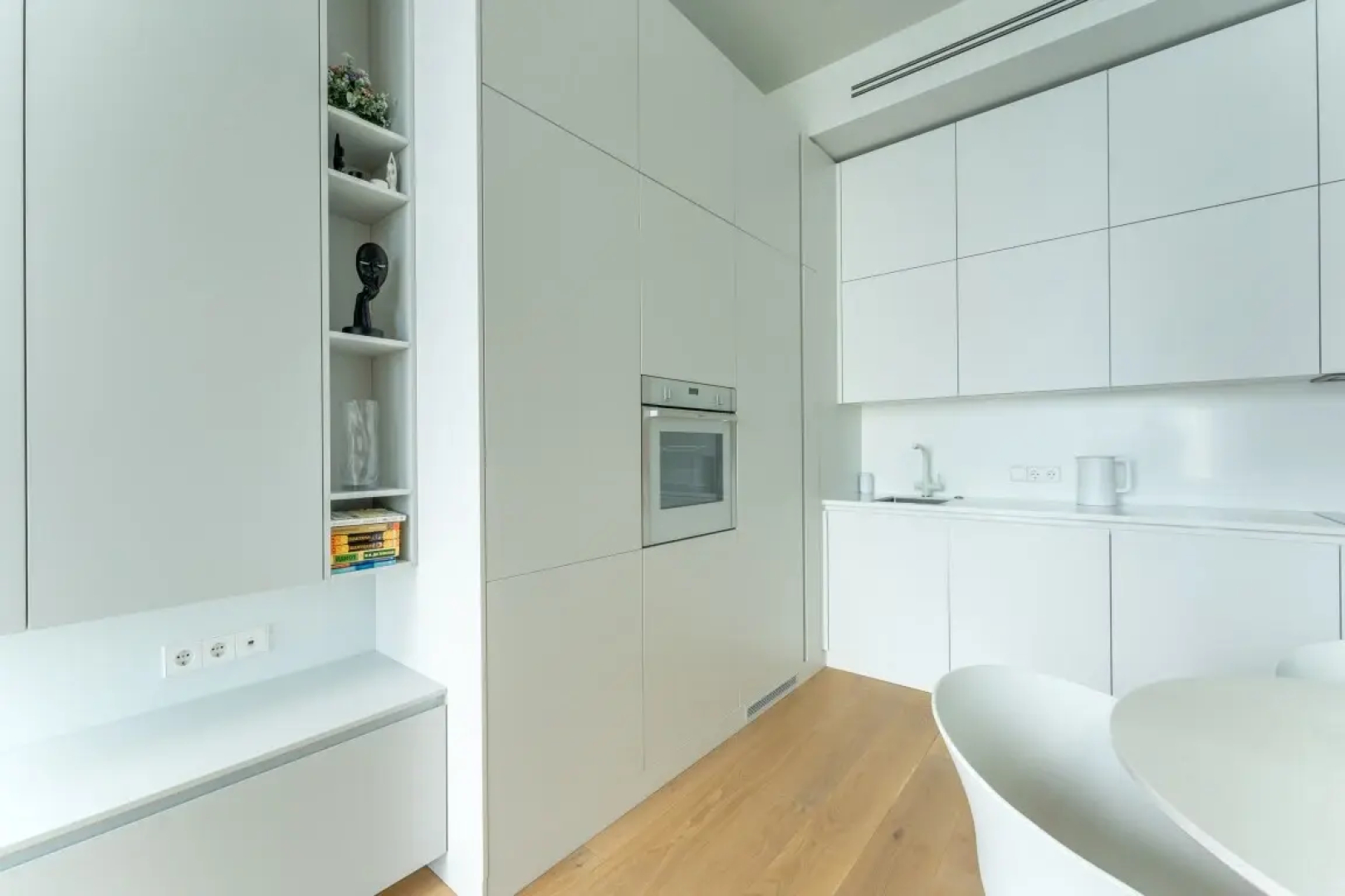 Уютная студия с видом на башни