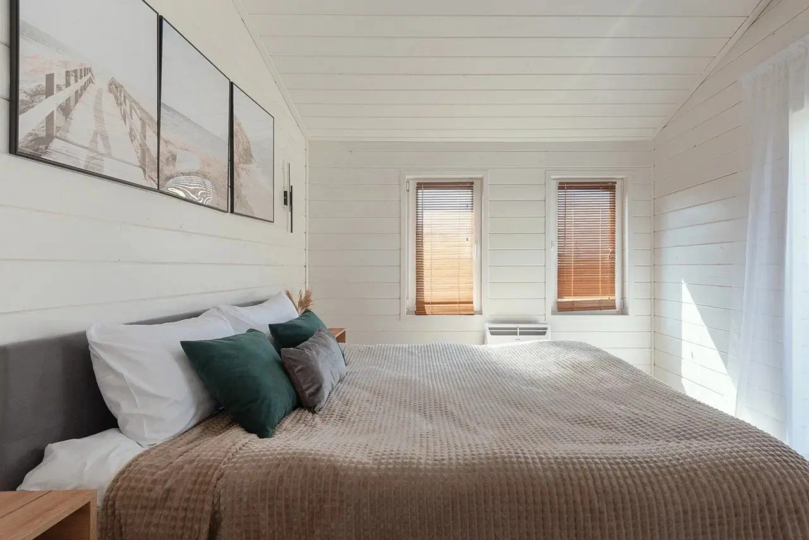 Частный дом в стиле Барнхаус на улице Южный Квартал 18 в Акатово