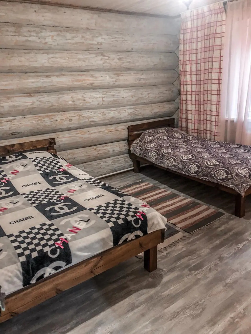 Частный дом в лесу у реки Пра на первой береговой линии