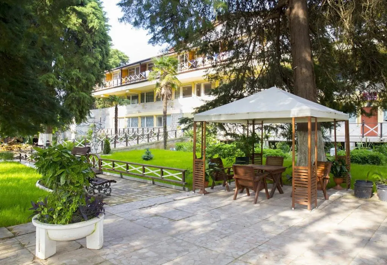 Отель Пицунда